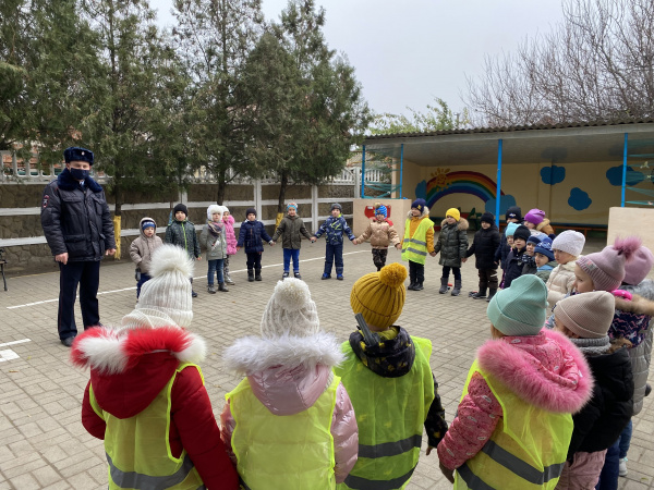 В Батайске прошло профилактическое мероприятие, приуроченное к Дню памяти жертв ДТП