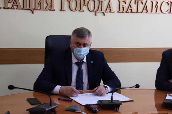 Геннадий Павлятенко провел совещание по вопросу согласования проекта концессионного соглашения о финансировании, проектировании, строительстве и эксплуатации новых школ в городе Батайске