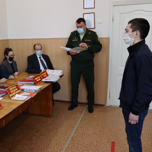 В Батайске начался весенний призыв новобранцев
