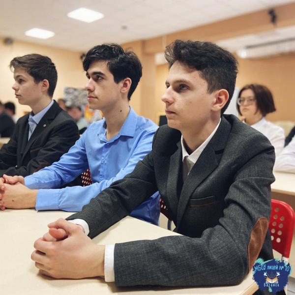 Для школьников Батайска провели «Урок мужества» к 78-й годовщине освобождения города от немецко-фашистских захватчиков