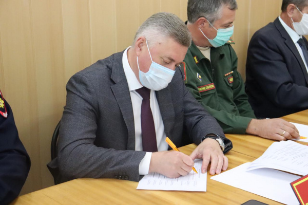 Геннадий Павлятенко принял участие в заседании призывной комиссии