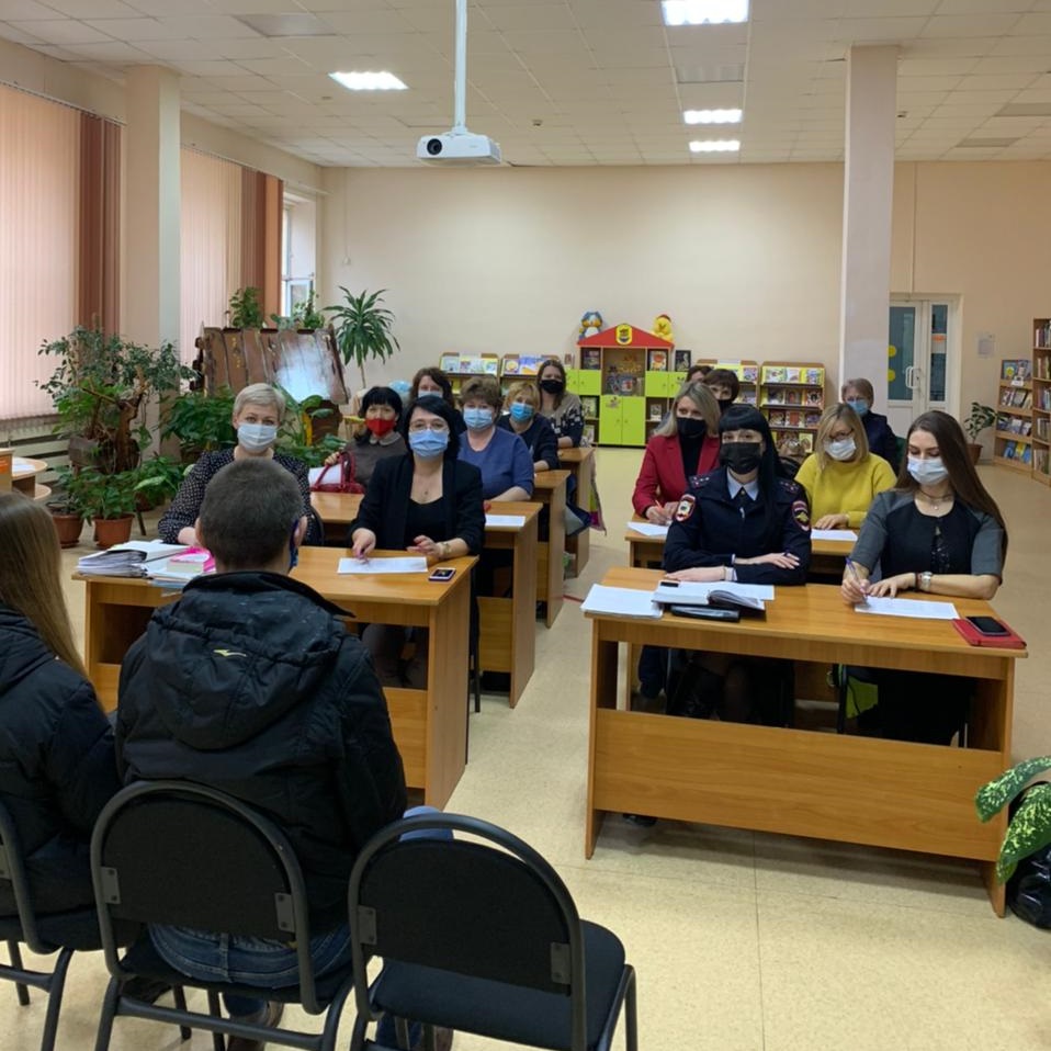 В Батайске состоялось заседание комиссии по делам несовершеннолетних