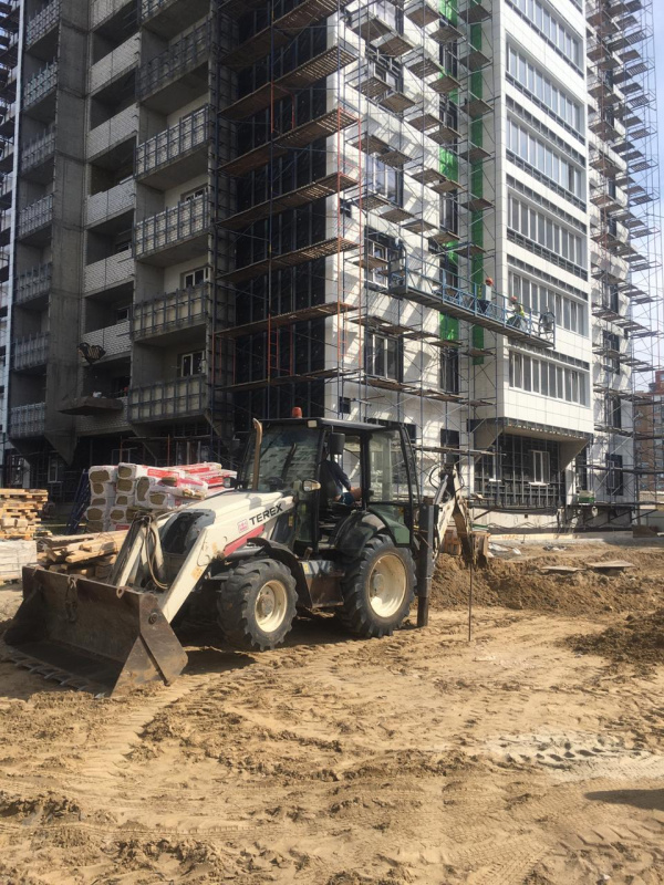 Глава Администрации проверил ход строительства многоквартирного дома в Северном массиве