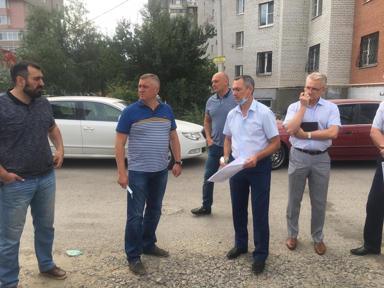 Глава Администрации проверил ход строительства многоквартирного дома в Северном массиве