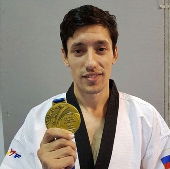 Батайчанин Алексей Денисенко завоевал бронзу чемпионата Европы по тхэквондо