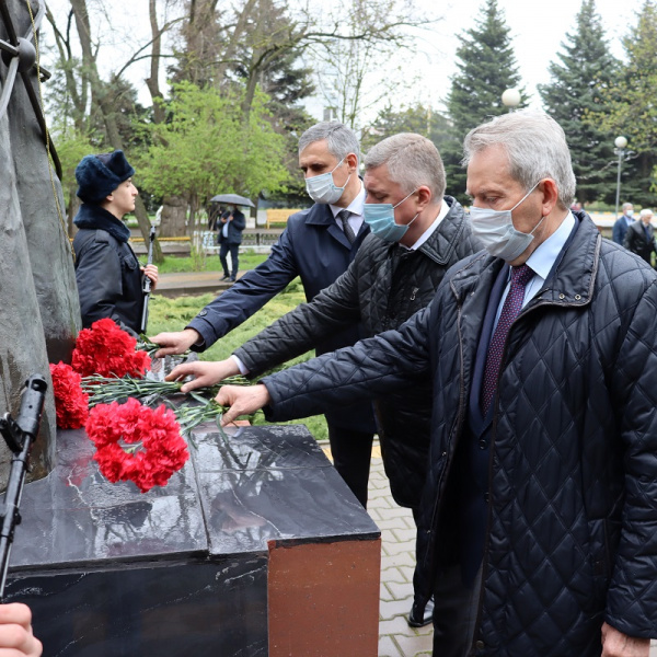 В Батайске состоялись памятные мероприятия к 35-й годовщине аварии на Чернобыльской АЭС