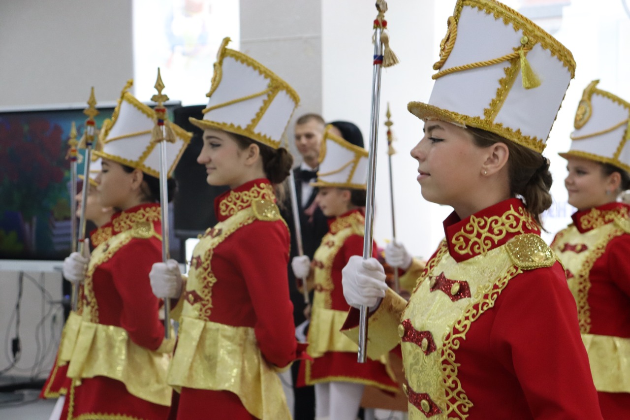 В Батайске поздравили педагогов