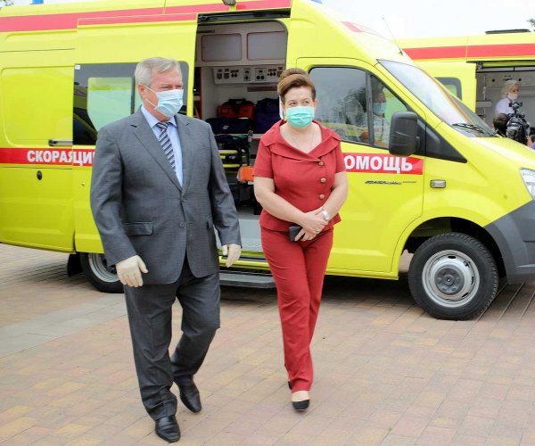 Автопарк «скорой помощи» Батайска пополнился новыми реанимобилями