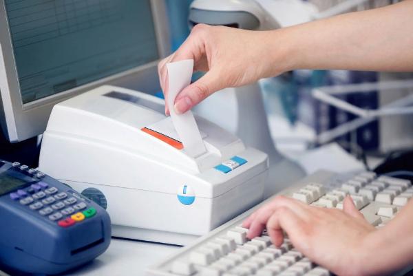 Предпринимателям Батайска напомнили о необходимости перехода на контрольно-кассовую технику