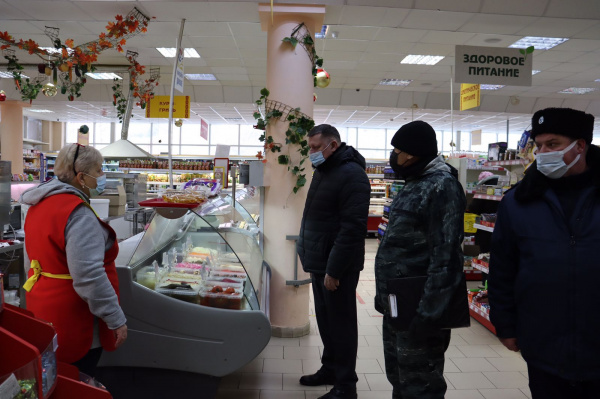 В Батайске продолжают проверять соблюдение масочного режима