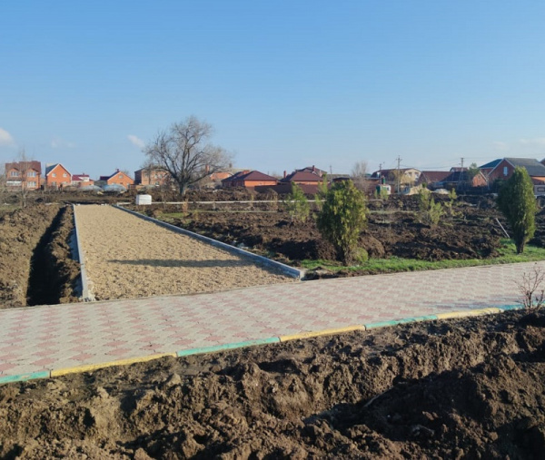 В Батайске обустраивают парк Дружбы народов