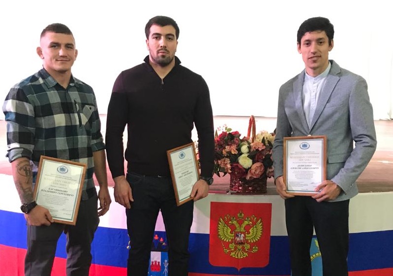 Спортсменам Батайска вручили благодарственные письма и грамоты