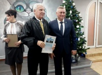 Геннадий Павлятенко вручил благодарственные письма членам Совета ветеранов педагогического труда 