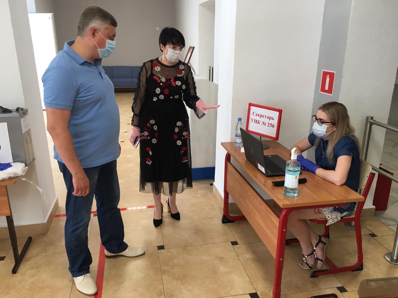 Готовность избирательных участков к Общероссийскому голосованию проверили в Батайске