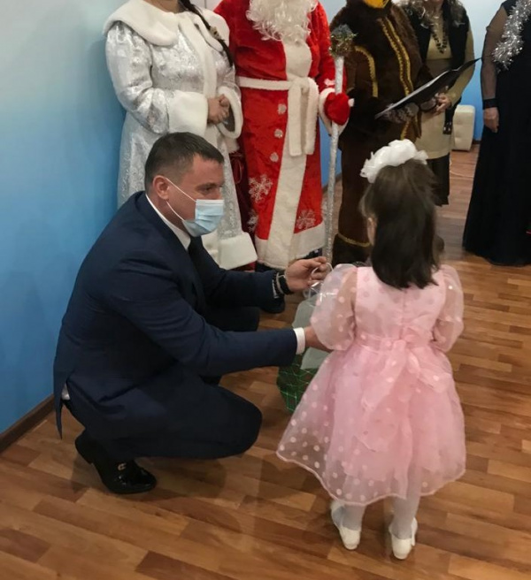 В социальном приюте для детей и подростков города Батайска состоялась финальное мероприятие акции «Ёлка желаний»