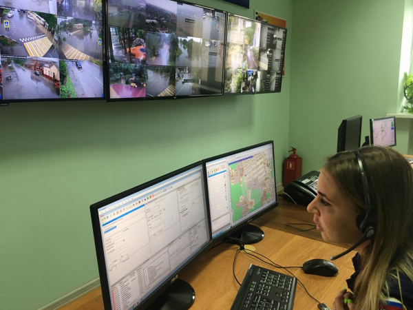 В Батайске экстренные и коммунальные службы города работают на ликвидации последствий стихии 