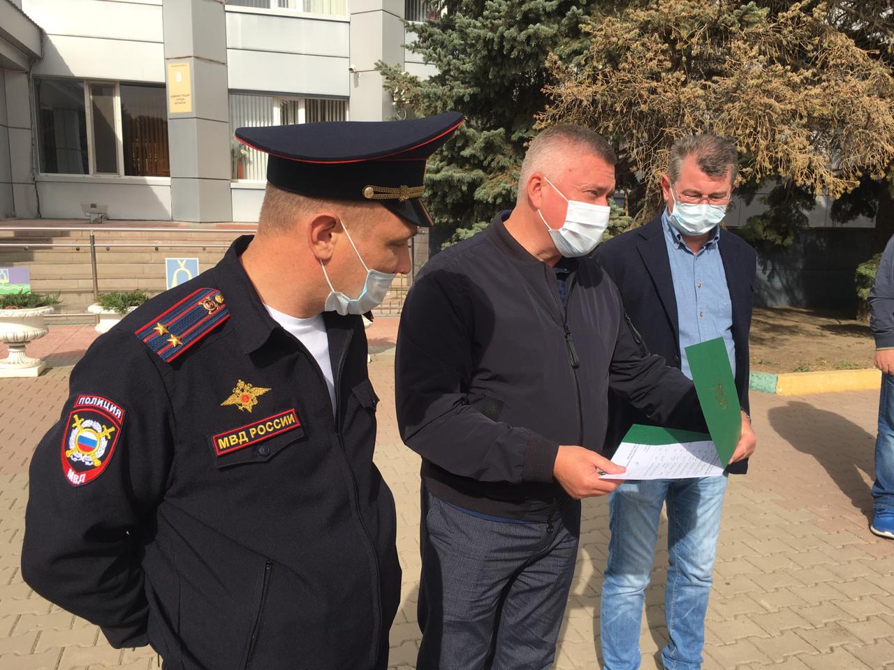 В Батайске усилены меры по контролю за соблюдением масочного режима