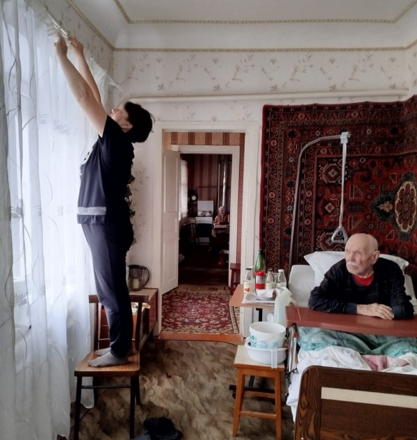 Центр социального обслуживания населения Батайска ведет активную работу с участниками ВОВ