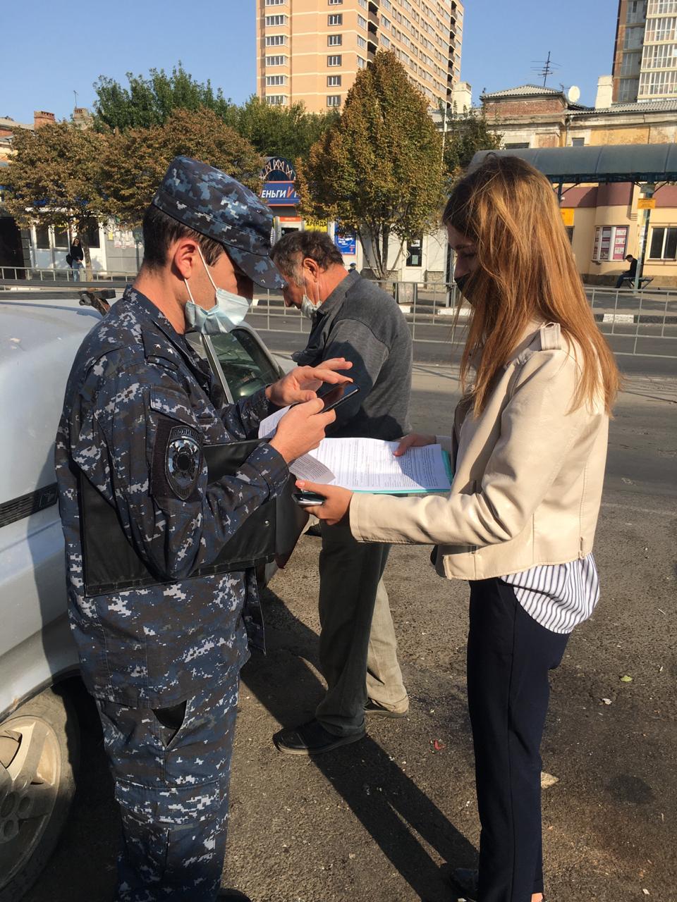В Батайске продолжаются рейды по соблюдению масочного режима