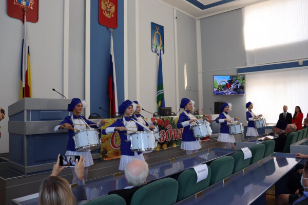 В актовом зале Администрации состоялось торжественное мероприятие ко Дню города Батайска