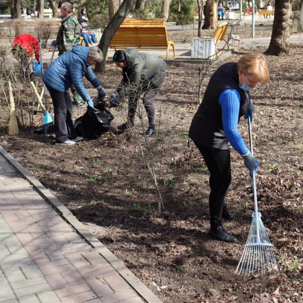 В Батайске состоялся первый в 2021 году субботник