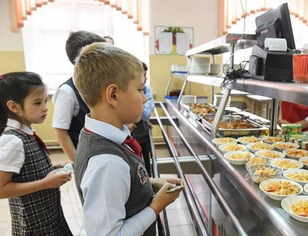 100% младших школьников Ростовской области будут обеспечены бесплатным горячим питанием