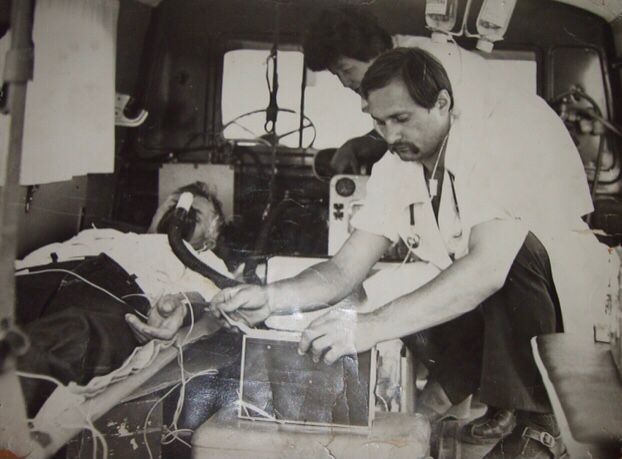 Геннадий Павлятенко поздравил работников скорой медицинской помощи с профессиональным праздником