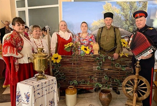 В Батайске в преддверии Дня народного единства прошёл межнациональный форум