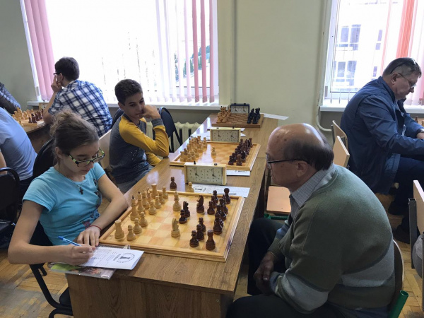 Батайские шахматисты отмечают Международный день шахмат
