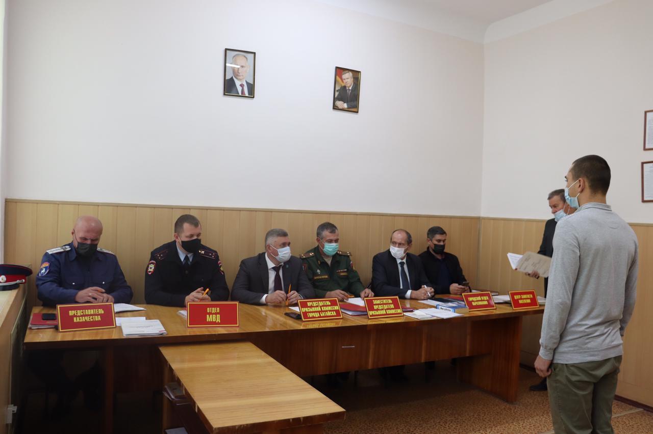 Геннадий Павлятенко принял участие в заседании призывной комиссии