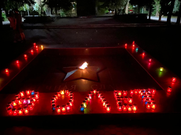 В ночь с 21 на 22 июня 2021 года в городе Батайске состоялась акция «Свеча памяти»