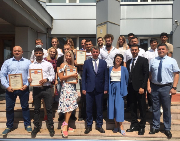 Спортсмены Батайска получили награды ко Дню физкультурника