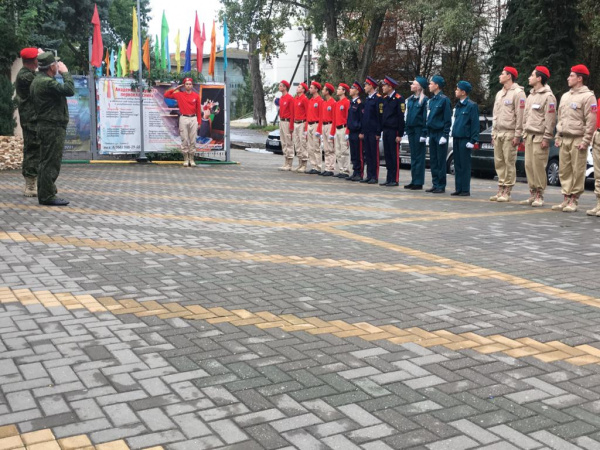 В Батайске прошел смотр-конкурс почетных караулов