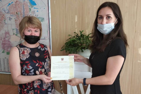 Многодетные семьи из Батайска получили земельные сертификаты