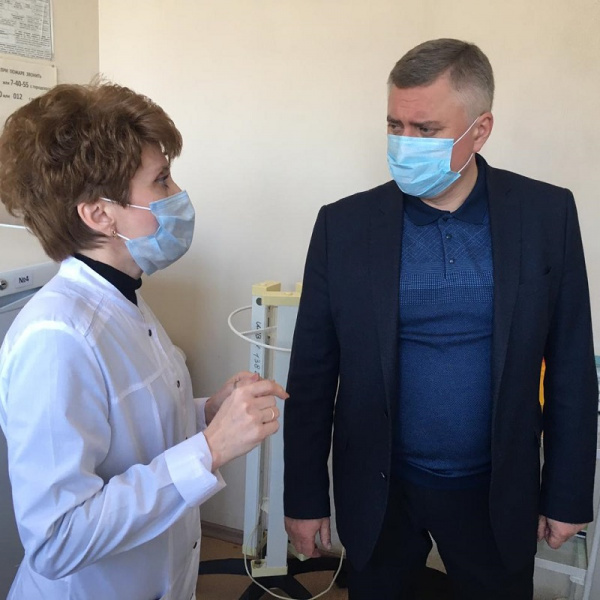 Геннадий Павлятенко проверил готовность пунктов вакцинации в поликлиниках города