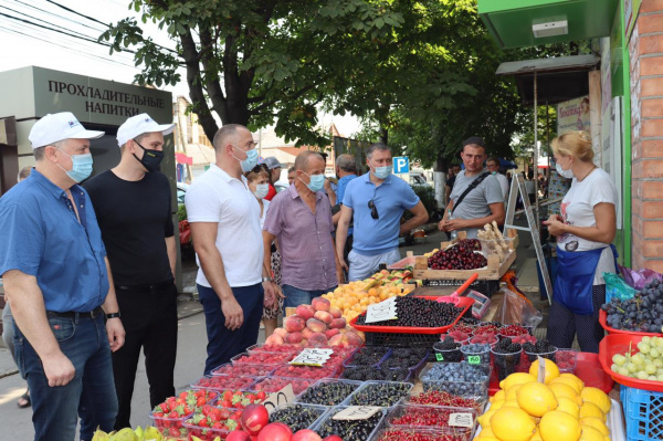 Сегодня в Батайске прошел очередной рейд по предотвращению несанкционированной торговли