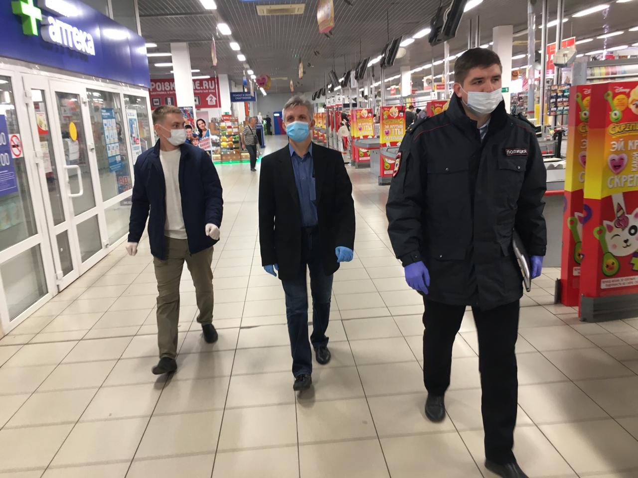 В Батайске продолжаются рейды по соблюдению масочного режима