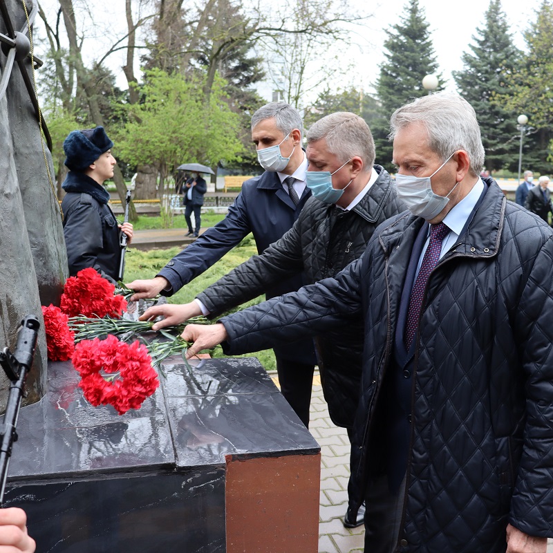 В Батайске состоялись памятные мероприятия к 35-й годовщине аварии на Чернобыльской АЭС