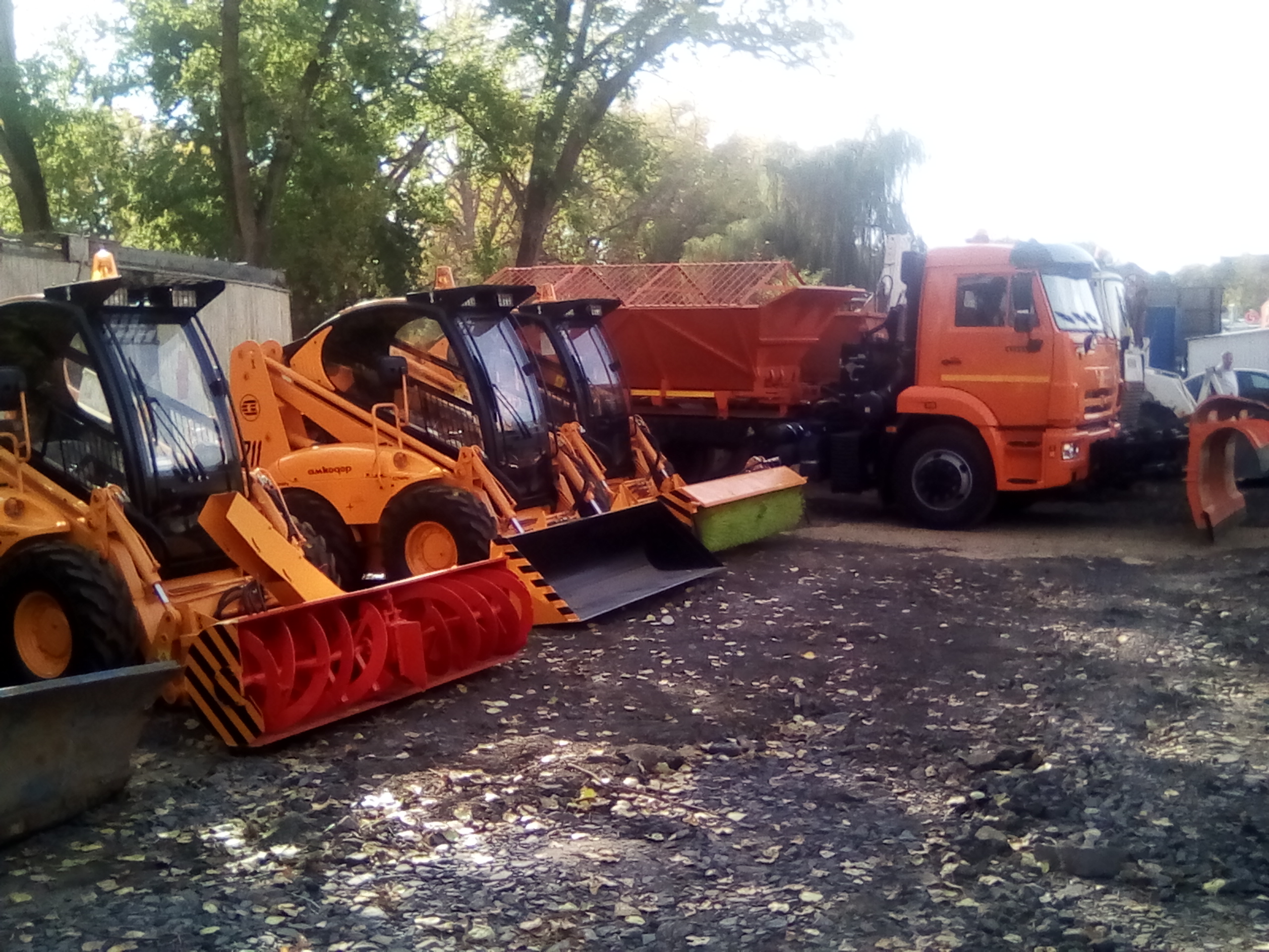 Геннадий Павлятенко проверил готовность техники "Комбината благоустройства" к зиме