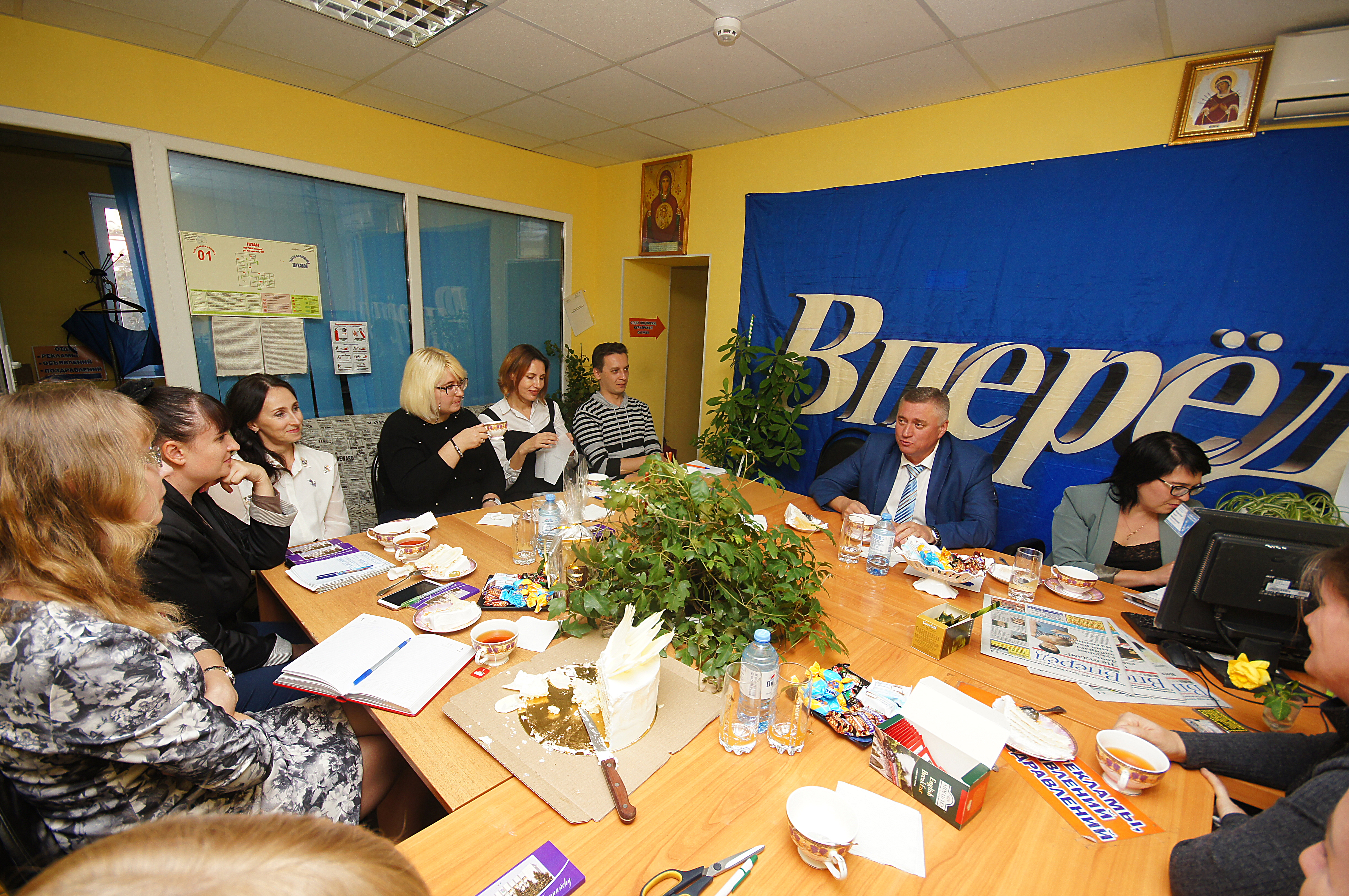 Геннадий Павлятенко побывал в гостях у редакции газеты  "Вперед"