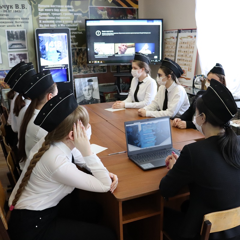 Команда Школы №4 приняла участие во Всероссийской исторической интеллектуальной игре «1418»