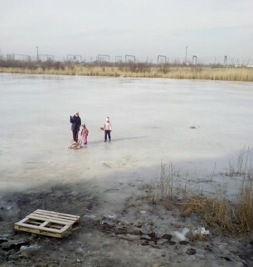 Батайчане, остерегайтесь выходить на замерзшие водоемы! 