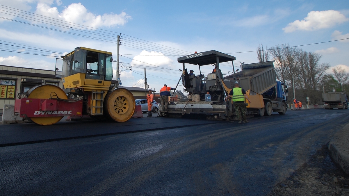 Ремонт дороги по улице Ленинградской