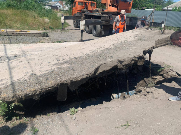 В Батайске продолжаются мероприятия по ликвидации незаконных выпусков в водоотводной канал