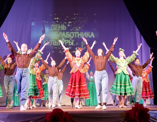 В Батайске наградили работников культуры