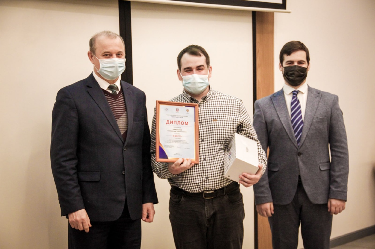 Учитель школы №6 города Батайска занял III место в конкурсе социальной рекламы «Чистые руки»