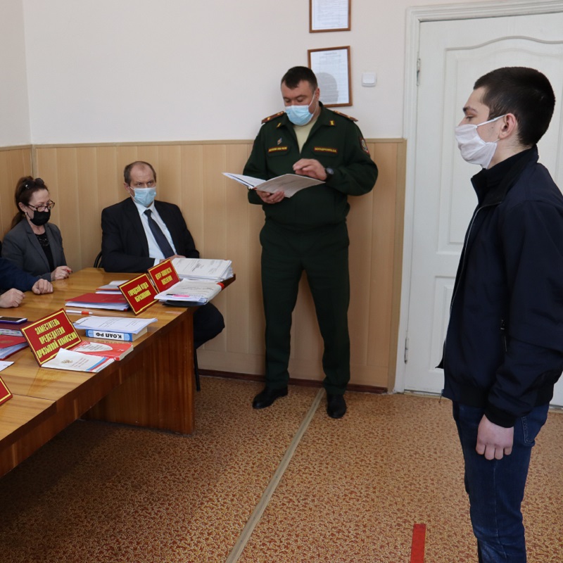 В Батайске начался весенний призыв новобранцев