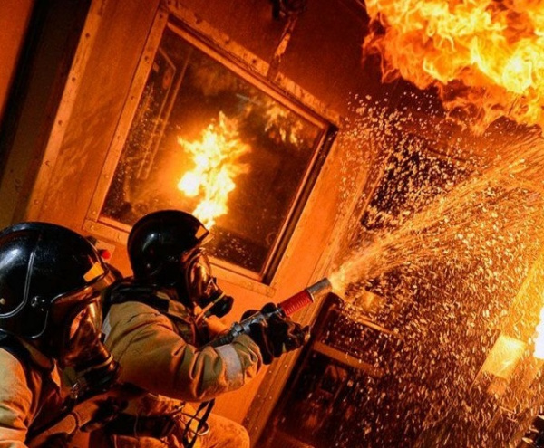 Напоминаем горожанам о правилах пожарной безопасности в период новогодних и рождественских праздников