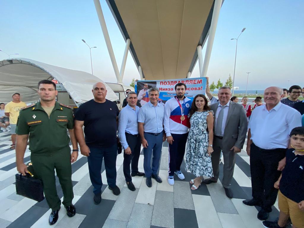 Нияз Ильясов вернулся из Токио