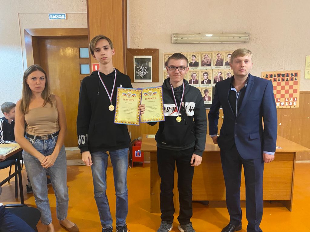 Батайские шахматисты заняли призовые места на открытом городском турнире 